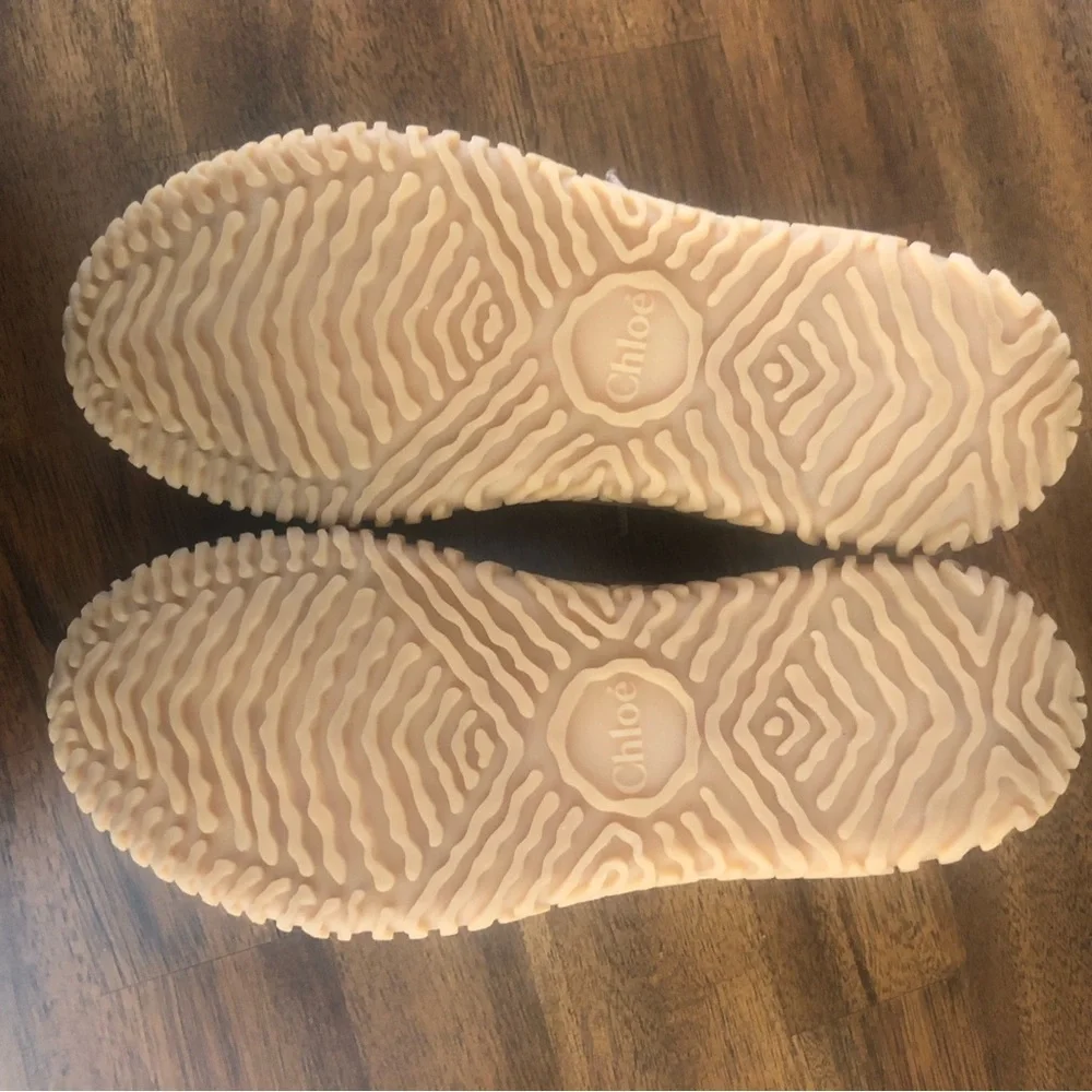 NIB $595 Chloé Franckie Low Top Sneaker (Women) in size 37!